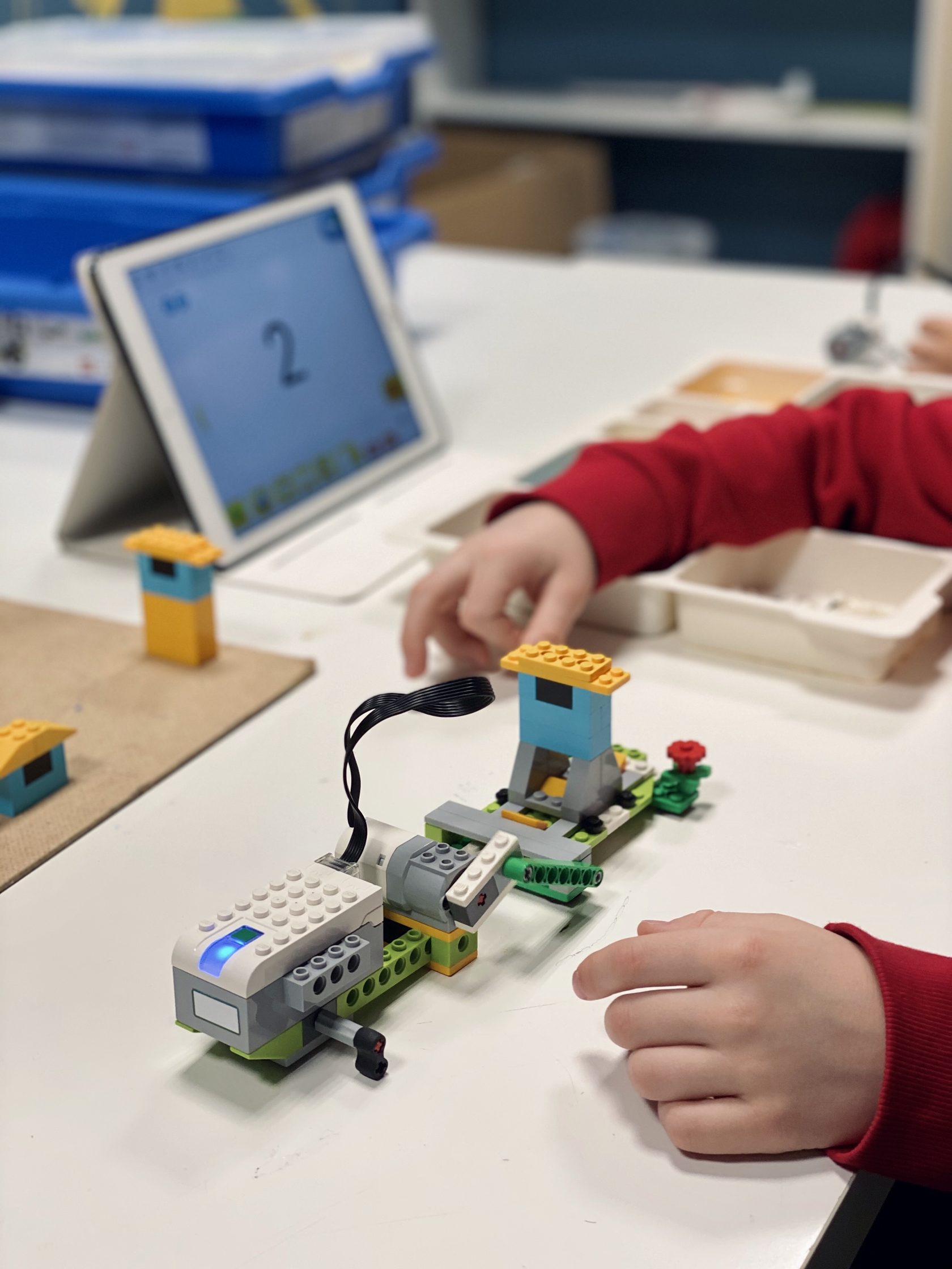 Робототехника на WeDo